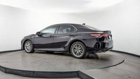 2020 Toyota Camry Hybrid XLE