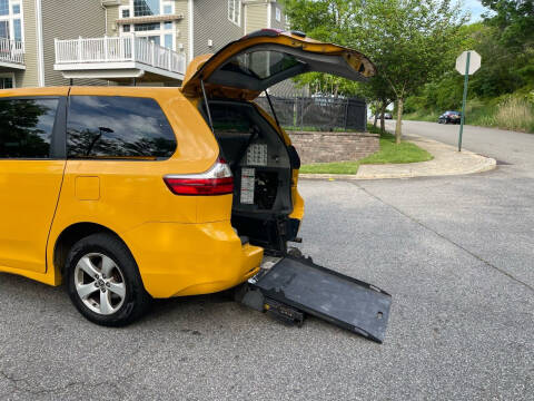 2020 Toyota Sienna for sale at CarNYC in Staten Island NY