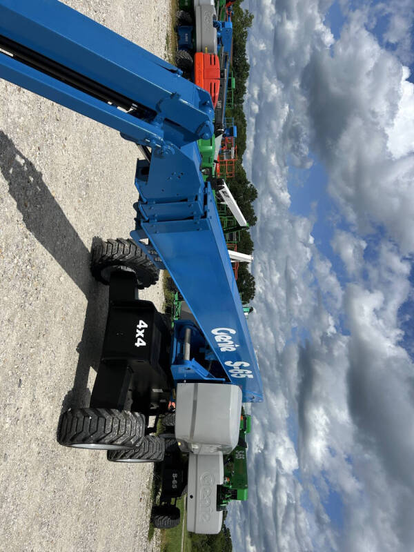 2017 Genie 65' Manlift