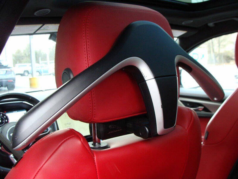 2021 Jaguar F-PACE P400 R-Dynamic S