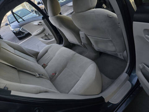 2011 Toyota Corolla LE