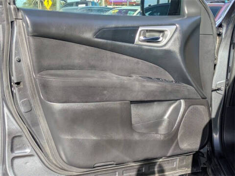 2013 Nissan Pathfinder SV