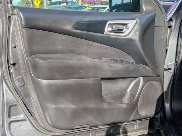 2013 Nissan Pathfinder SV