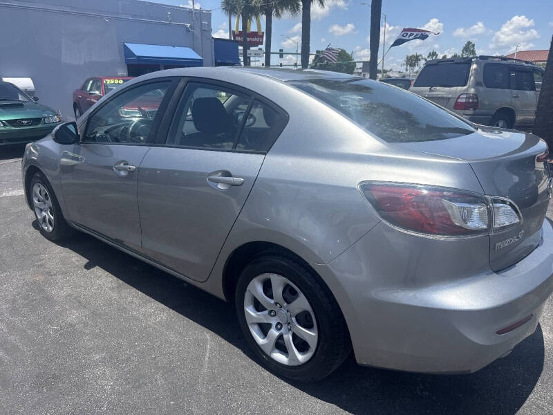 2013 Mazda MAZDA3 i SV