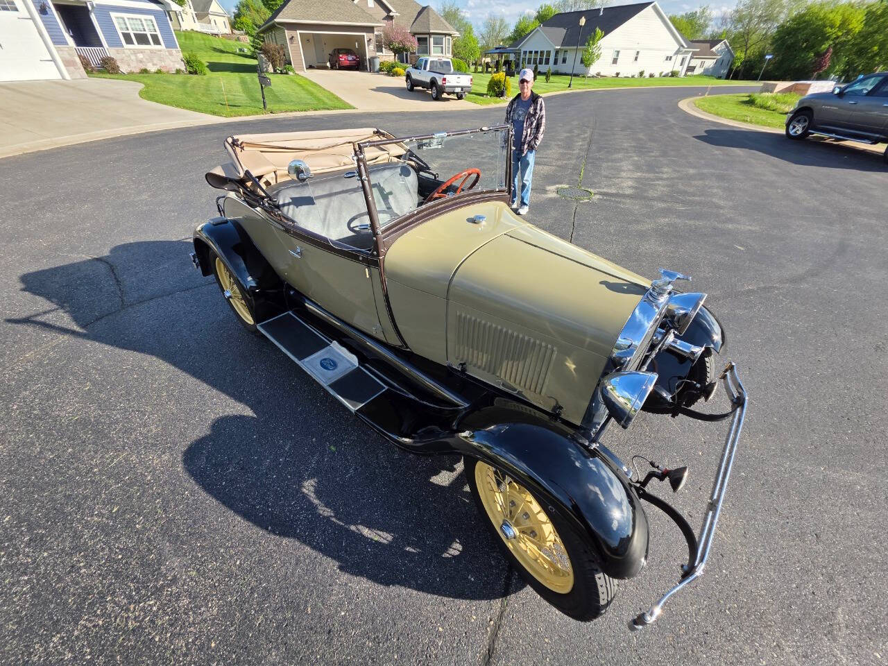 1928 Ford Roadster 17