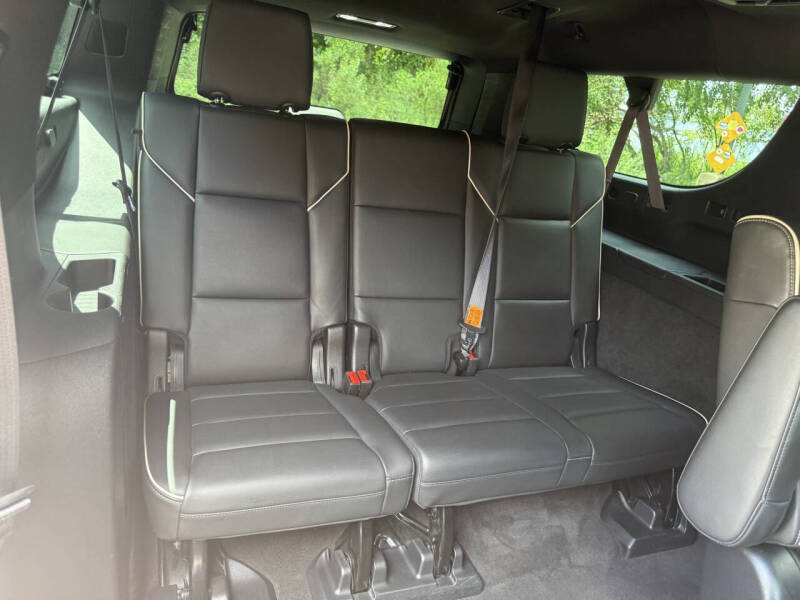 2022 Cadillac Escalade ESV Premium Luxury