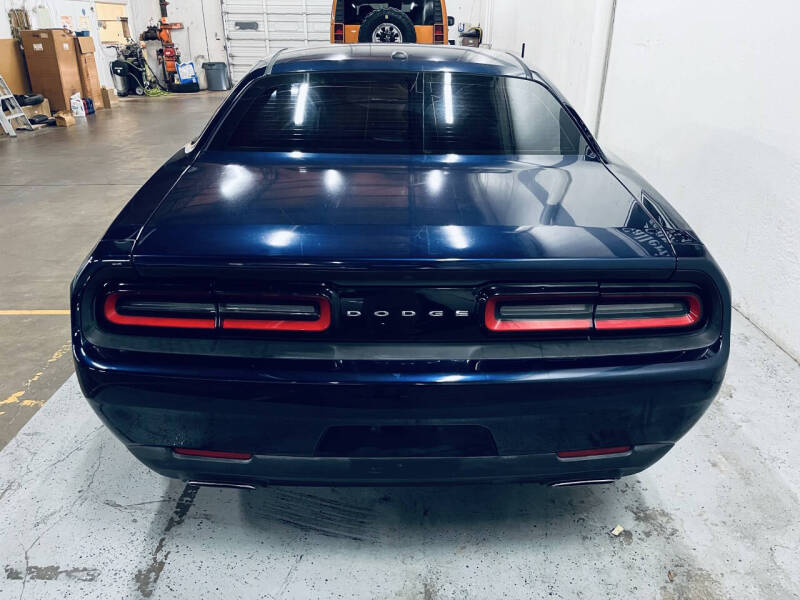 2015 Dodge Challenger SXT