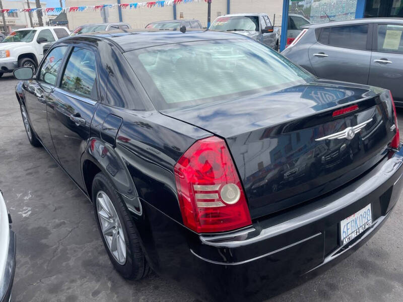 2008 Chrysler 300 LX