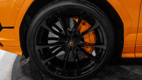 2023 Lamborghini Urus S