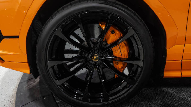 2023 Lamborghini Urus S