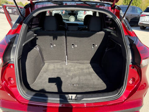 2022 Nissan Kicks SR