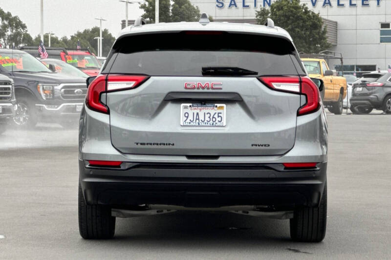 2023 GMC Terrain SLT