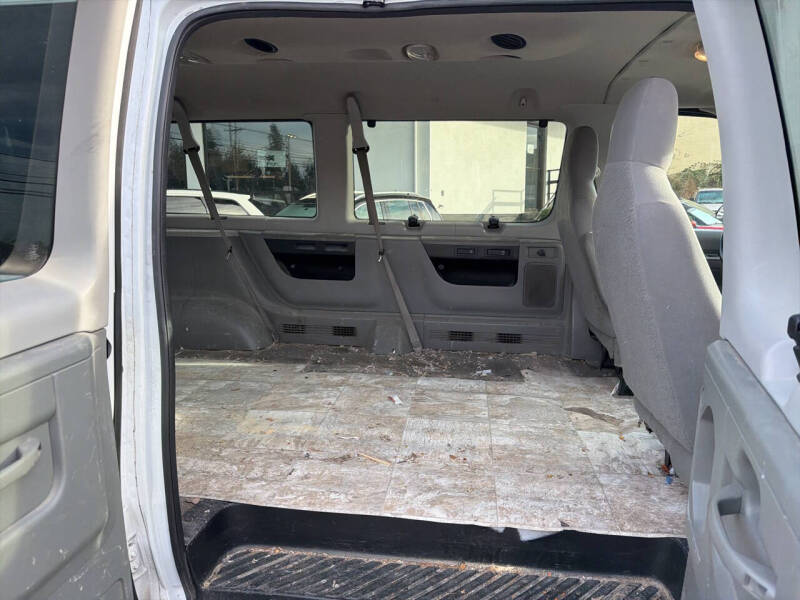 2012 Ford E-Series E-350 SD XLT