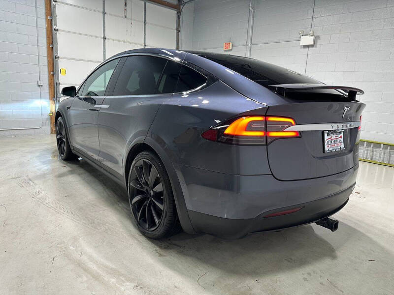 2019 Tesla Model X Standard Range