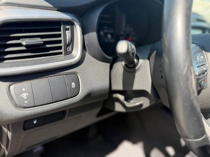 2017 Kia Sorento LX