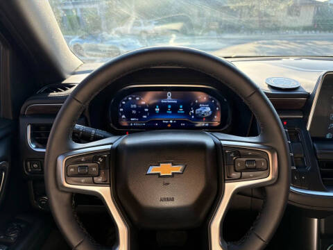 2024 Chevrolet Suburban LT