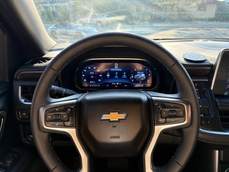 2024 Chevrolet Suburban LT