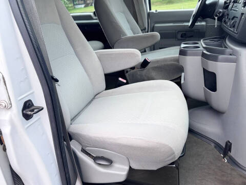 2010 Ford E-Series E-350 SD XLT
