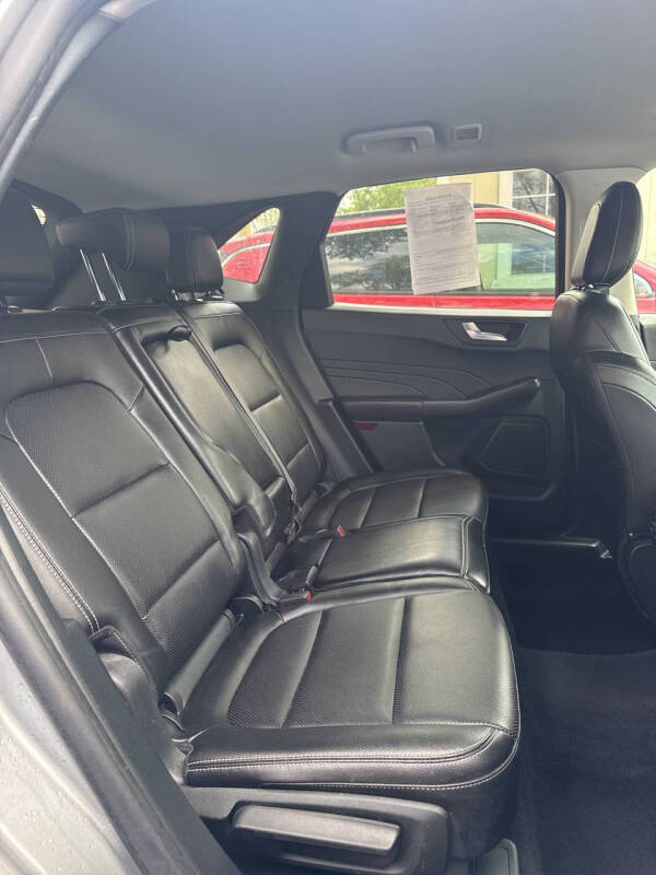 2022 Ford Escape SEL