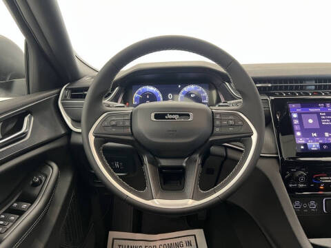 2025 Jeep Grand Cherokee Laredo X