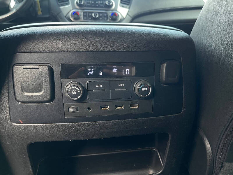 2017 Chevrolet Suburban LT