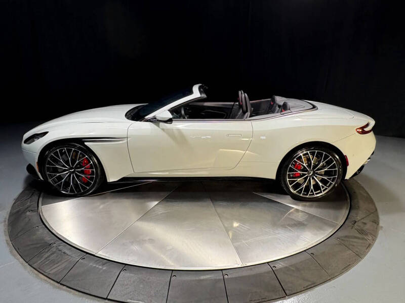 2023 Aston Martin DB11 Volante