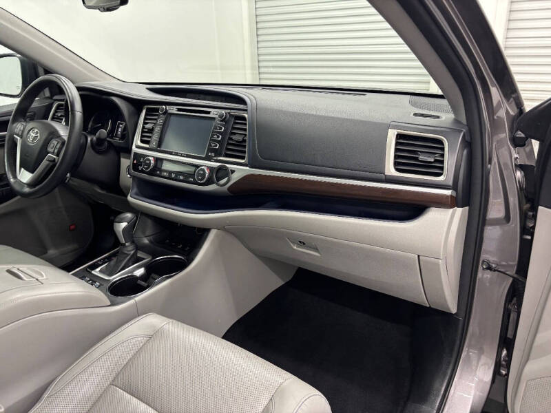 2016 Toyota Highlander Limited