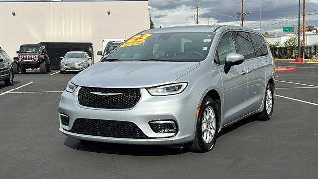 2023 Chrysler Pacifica Touring