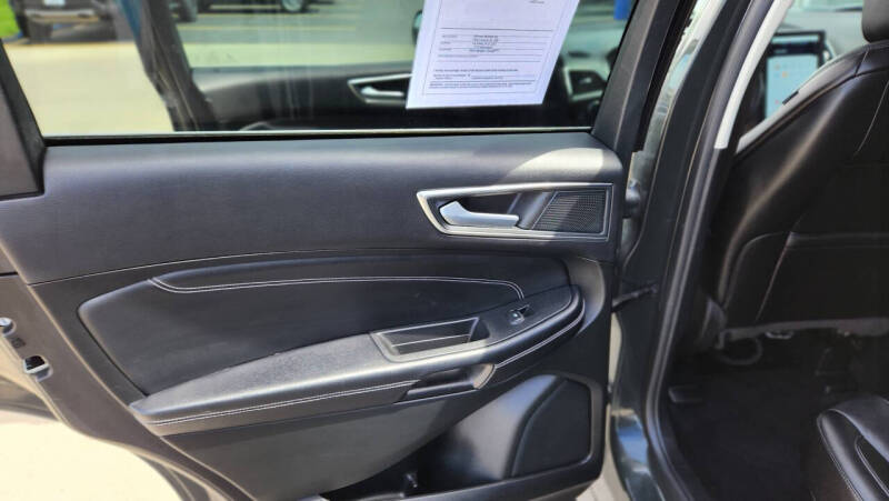 2022 Ford Edge Titanium