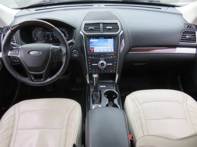 2018 Ford Explorer Platinum