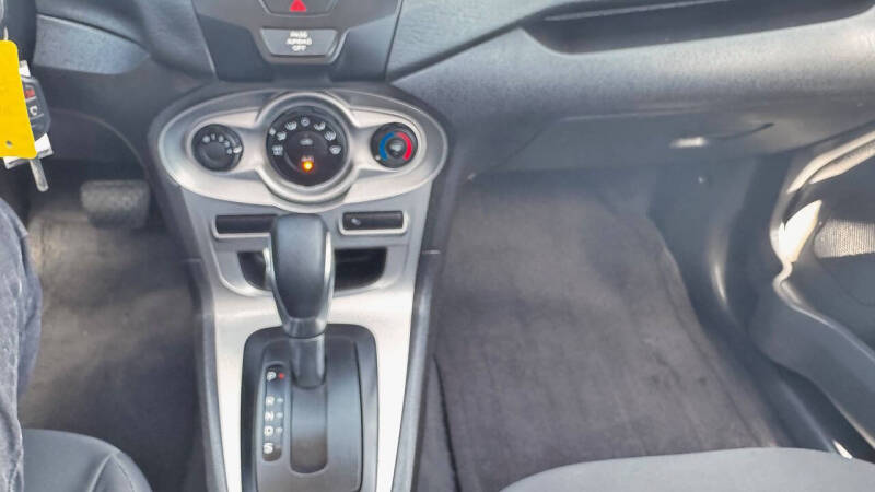 2017 Ford Fiesta SE
