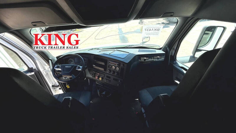 2023 Freightliner Cascadia