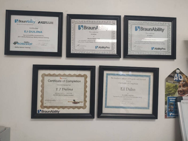 2011 Toyota Sienna SE 8-Passenger