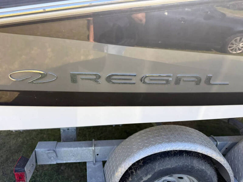 2012 Regal 2300