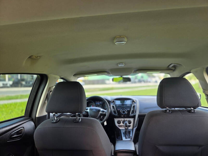 2012 Ford Focus SE