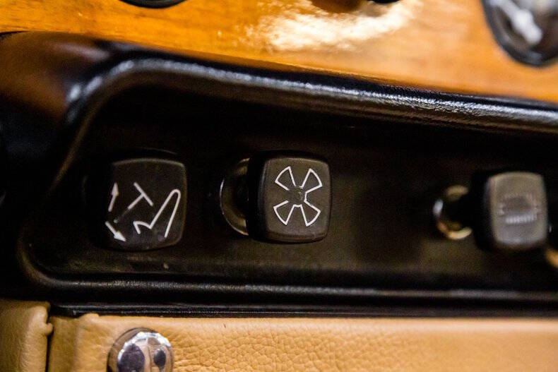 1971 Triumph FUEL INJECTED OVERDIVE TR6