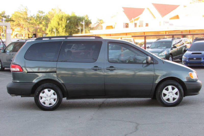 2002 Toyota Sienna CE