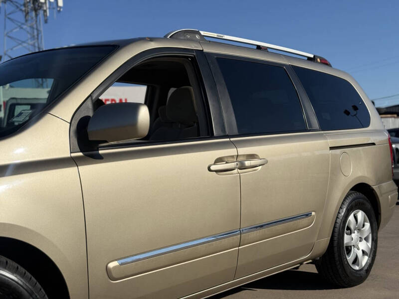 2007 Hyundai Entourage SE