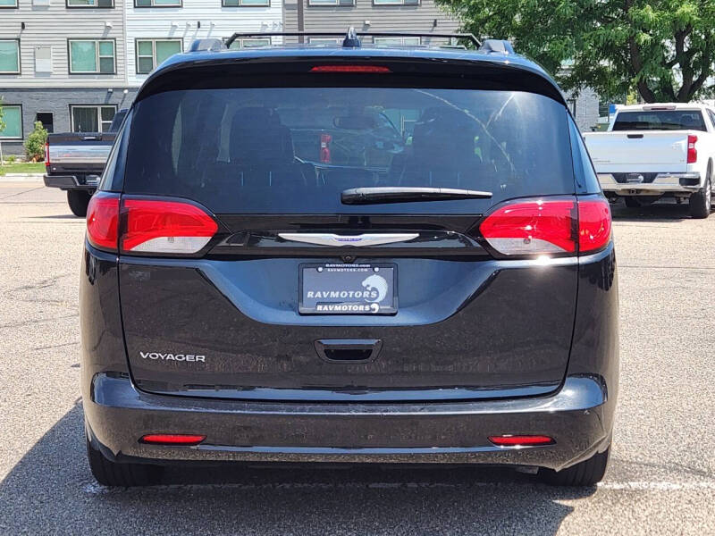 2020 Chrysler Voyager LXi