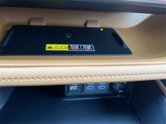 2025 Toyota Highlander Hybrid Platinum