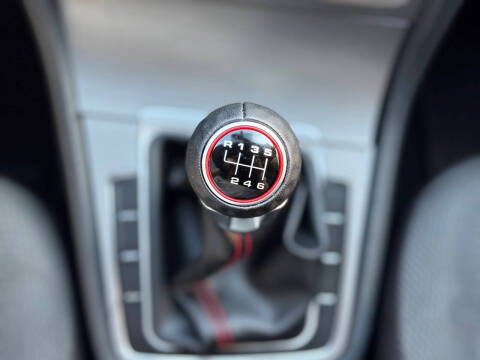 2016 Volkswagen Golf TSI S