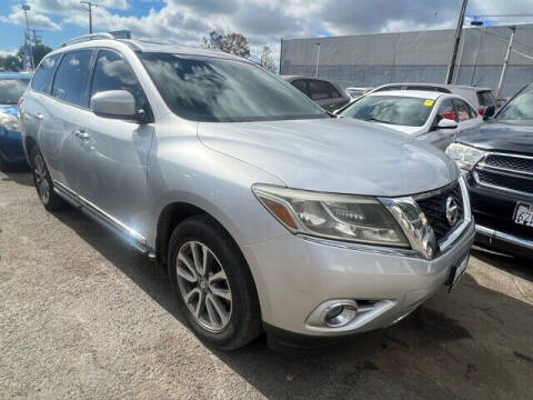 2013 Nissan Pathfinder for sale at LR AUTO INC in Santa Ana CA
