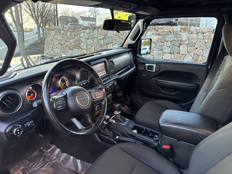 2022 Jeep Gladiator Sport S