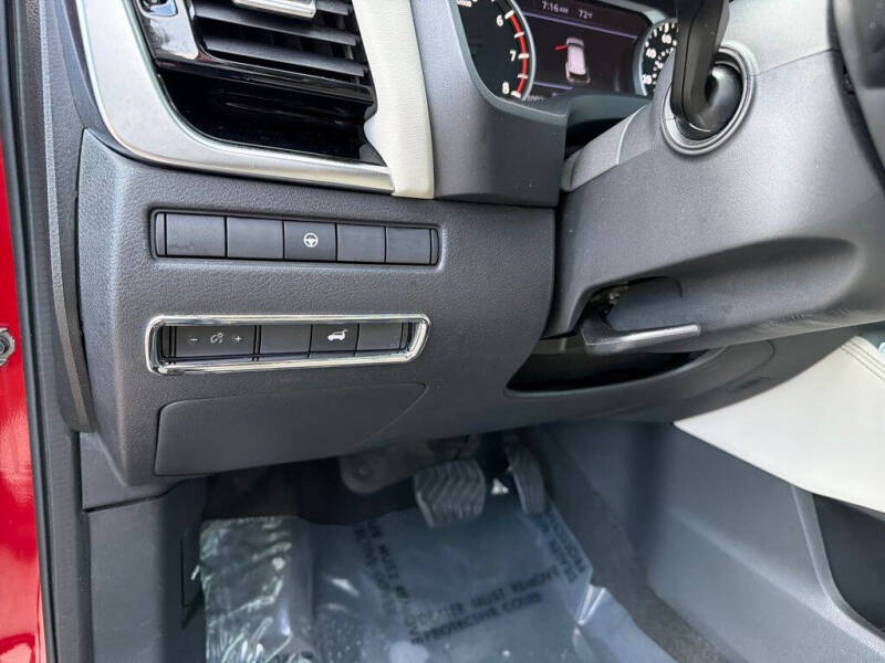 2022 Nissan Rogue SL