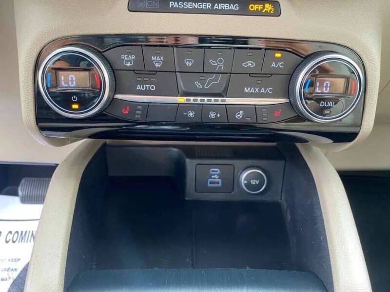 2021 Ford Escape SEL