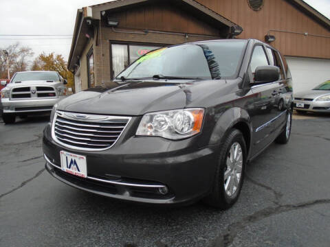 2016 Chrysler Town and Country for sale at IBARRA MOTORS INC in Berwyn IL