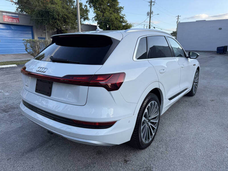 2019 Audi e-tron quattro Prestige