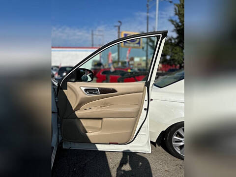 2013 Nissan Pathfinder Platinum