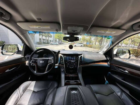 2017 Cadillac Escalade Standard