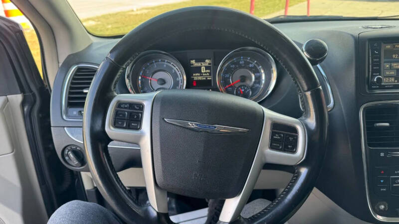 2014 Chrysler Town and Country Touring